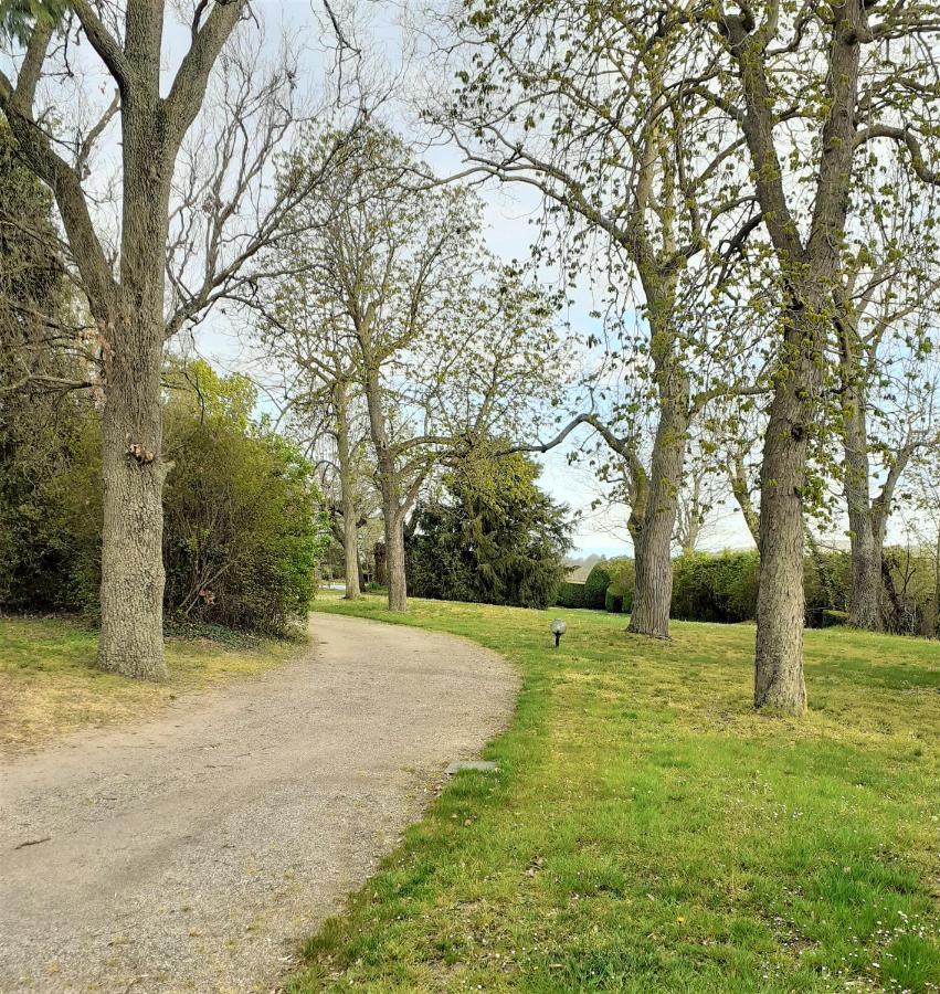 Domaine Du Perrier Bed & Breakfast Sainte-Agathe-la-Bouteresse