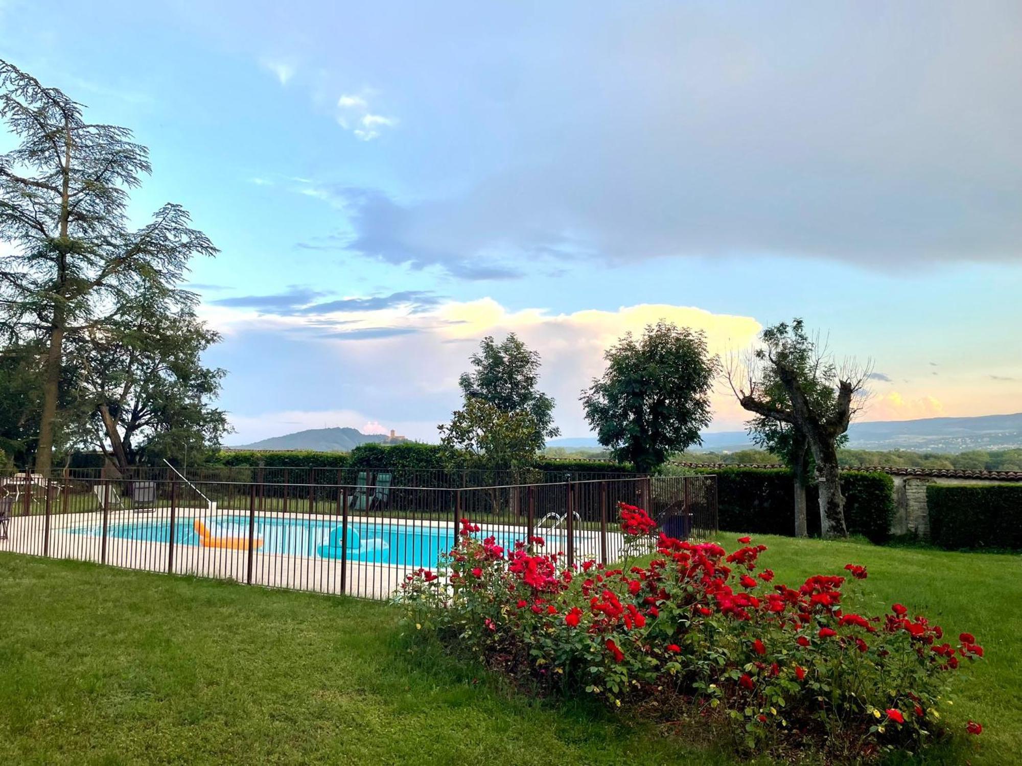 Domaine Du Perrier Bed & Breakfast *